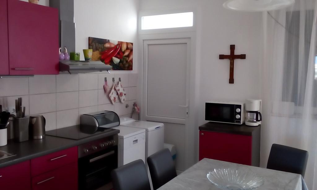 Apartment Masa Pirovac Buitenkant foto