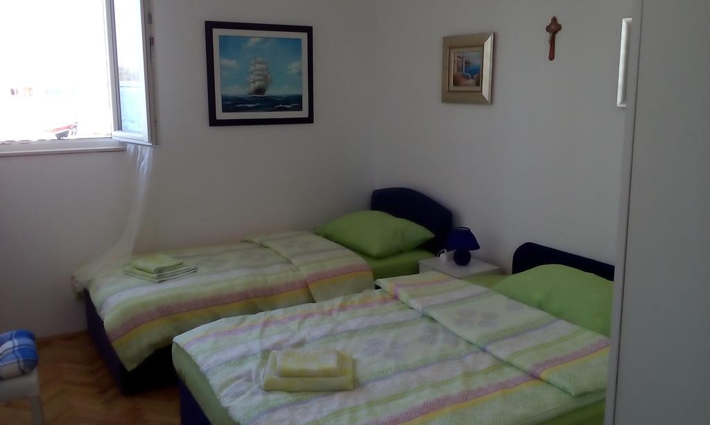 Apartment Masa Pirovac Buitenkant foto