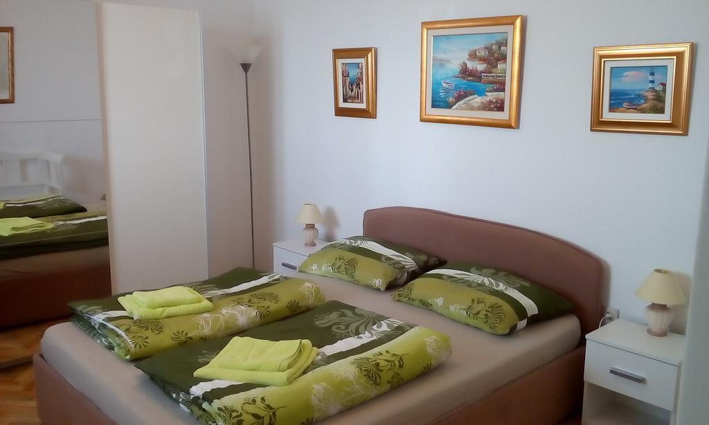 Apartment Masa Pirovac Buitenkant foto